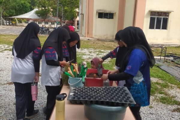 Sri Showme Primary School Trip to Serambi Niaga, UMT!  .