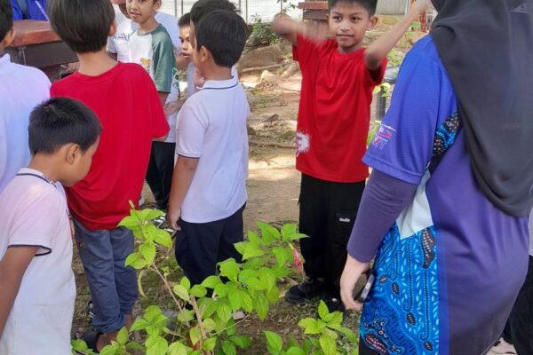 Sri Showme Primary School Trip to Serambi Niaga, UMT!  .