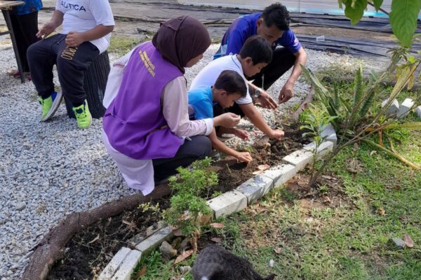 Sri Showme Primary School Trip to Serambi Niaga, UMT!  .