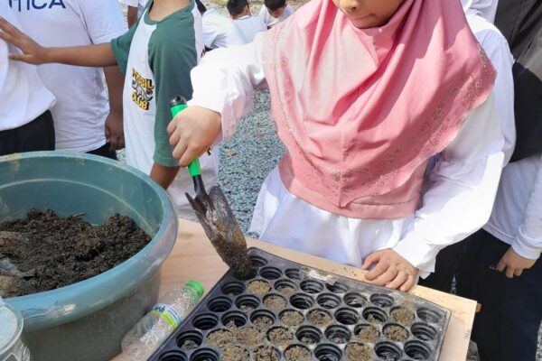 Sri Showme Primary School Trip to Serambi Niaga, UMT!  .