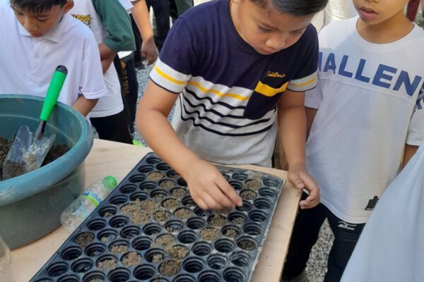 Sri Showme Primary School Trip to Serambi Niaga, UMT!  .