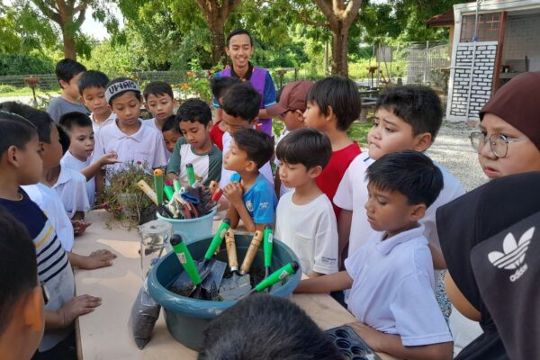 Sri Showme Primary School Trip to Serambi Niaga, UMT!  .