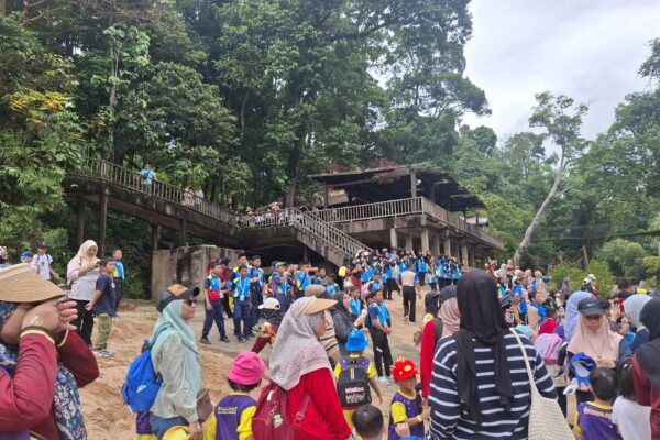 SHOWME KIDS & SPECIAL NEEDS STUDENTS VISIT KENYIR ELEPHANT CONSERVATION VILLAGE
