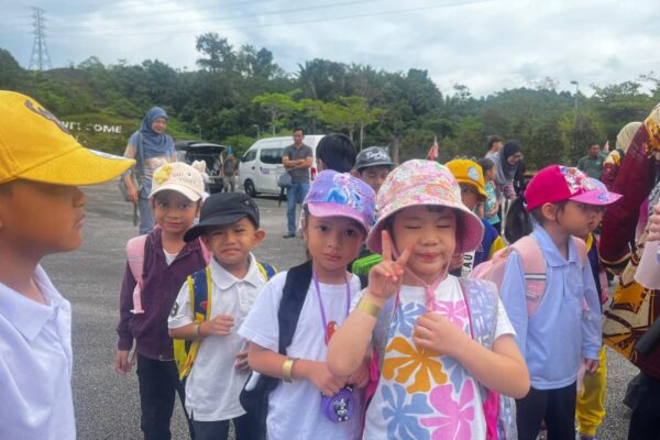 SHOWME KIDS & SPECIAL NEEDS STUDENTS VISIT KENYIR ELEPHANT CONSERVATION VILLAGE