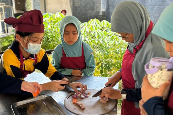 Cooking Class at Sri Showme Primary 🍳