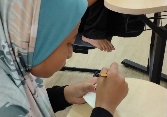 English Garden Diary: Growing Language Skills Through Hands-On Learning